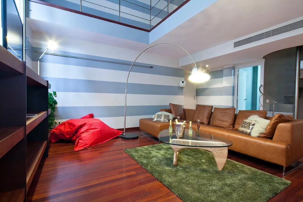 Mid-Term Rentals In Barcelona With Swimming Pool