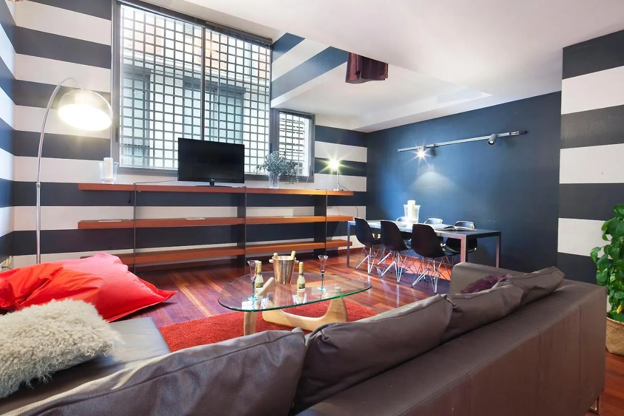 Mid-Term Rentals In Barcelona With Swimming Pool Spain