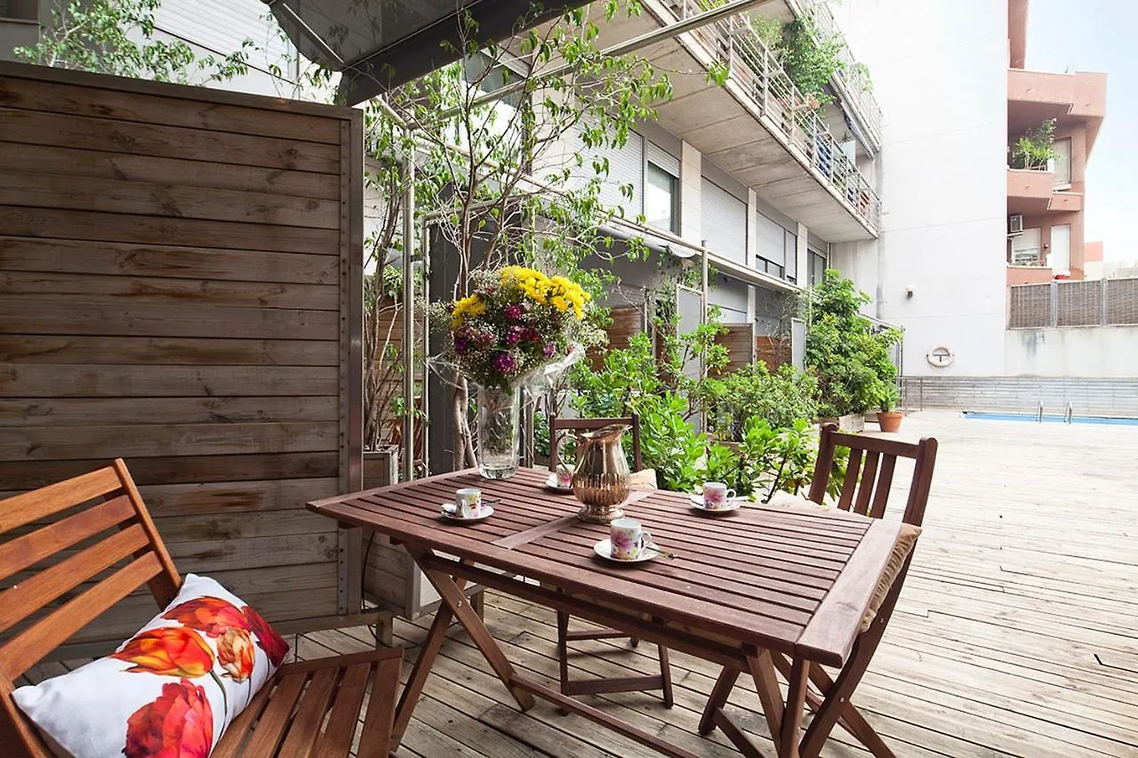 Mid-Term Rentals In Barcelona With Swimming Pool Apartment