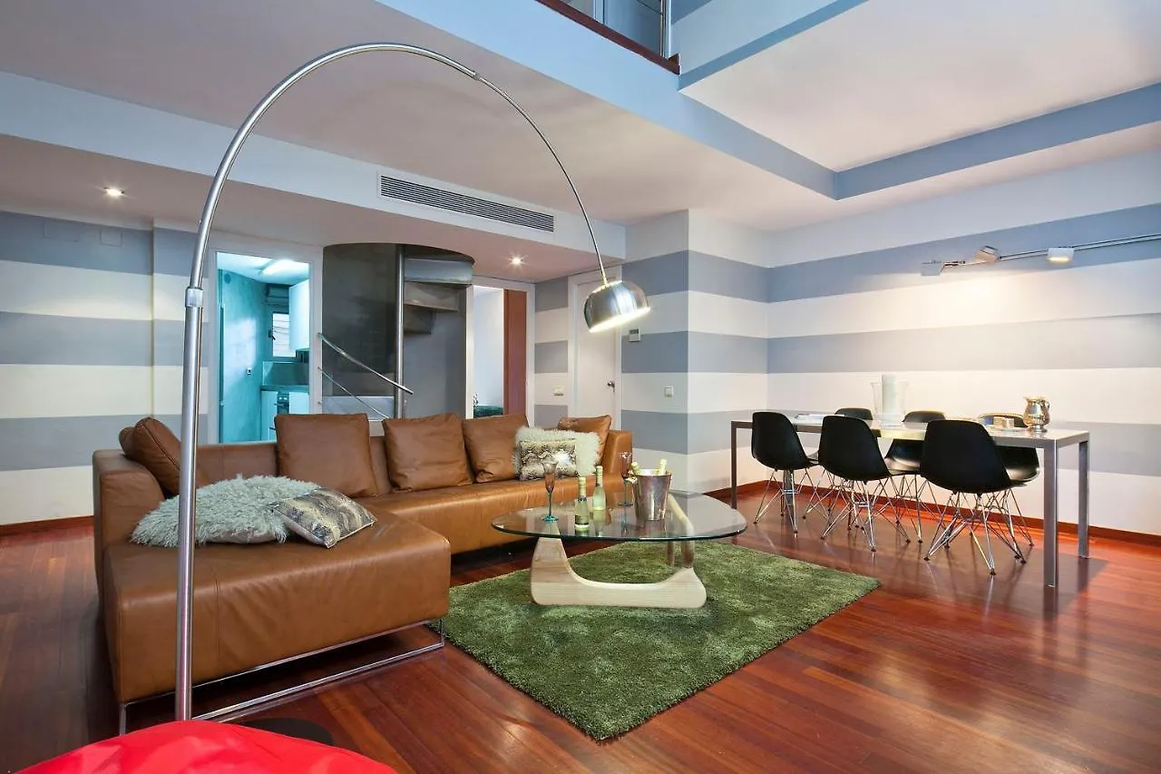 Mid-Term Rentals In Barcelona With Swimming Pool 0*,
