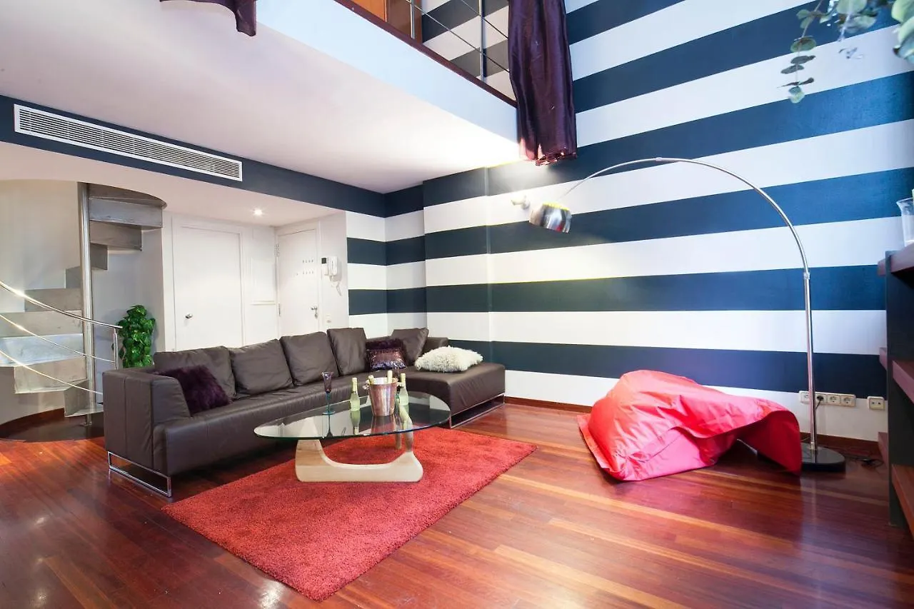 Mid-Term Rentals In Barcelona With Swimming Pool